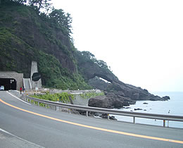 猛々しい北陸の海と海岸線